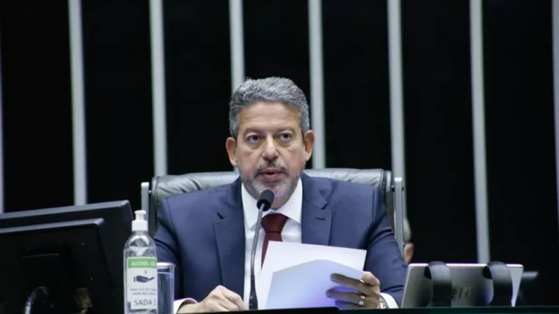 Como Arthur Lira pavimentou ascensão e controle da Câmara com orçamento secreto