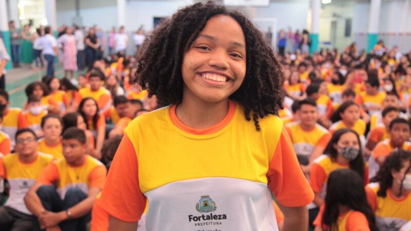 Prefeitura de Fortaleza entrega escola requalificada no Mucuripe