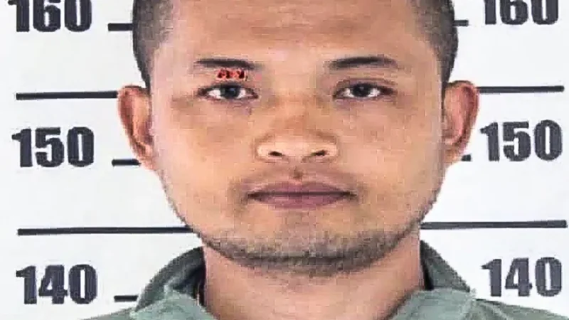 Ex-policial abre fogo em creche e mata 22 crianças e 12 adultos na Tailândia