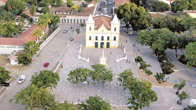 Prefeito de Aquiraz será investigado por desvio de merenda escolar em contrato de R$ 4 milhões