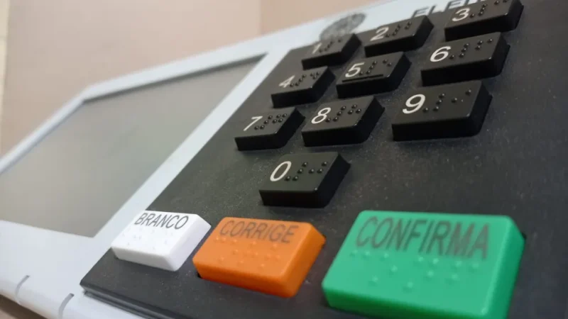 2,5 milhões de eleitores apertaram 13 ou 22 ao votar para governador em estados sem candidato do PT ou do PL; votos foram anulados