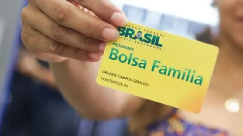PEC é apresentada com Bolsa Família fora do teto por 4 anos e gasto extra de até R$ 198 bilhões por ano