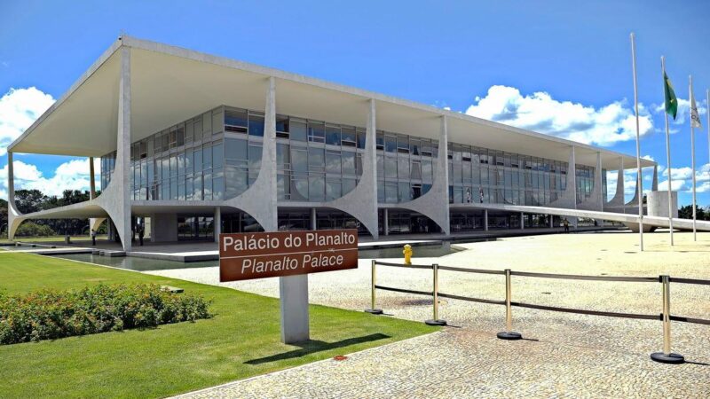Computadores do Planalto sofrem ‘ameaça’ e são apagados; políticos se manifestam