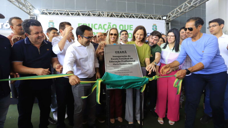 População de Monsenhor Tabosa recebe Escola de Educação Profissional e pavimentação da CE-467