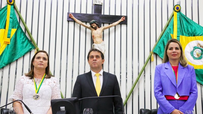 Cristiane Leitão e Onélia Santana são agraciadas com Medalha Bárbara de Alencar