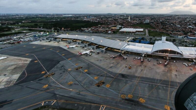 Fortaleza não registra voos suspensos no 1º dia de greve de pilotos e comissários