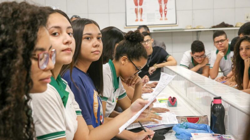 Ceará vai implantar ensino integral para o 9º ano em todas as escolas municipais a partir de 2023