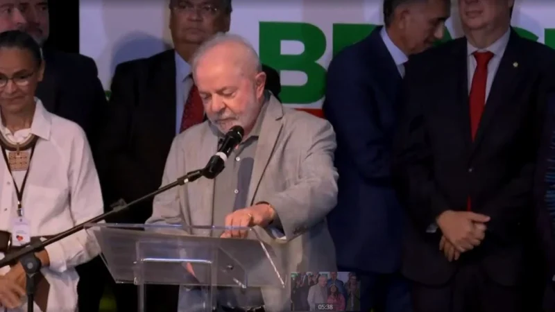 Lula anuncia nomes dos 16 novos ministros do governo; veja quaisLula anuncia nomes dos 16 novos ministros do governo; veja quais