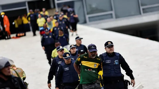 Após ataques em Brasília, próximos passos da agenda econômica dividem opiniões de analistas