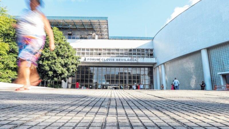 Justiça inocenta quatro acusados de matar adolescente de 13 anos com 18 tiros em Fortaleza