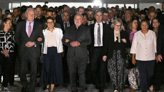 O Assunto #880: A defesa da democracia na prática