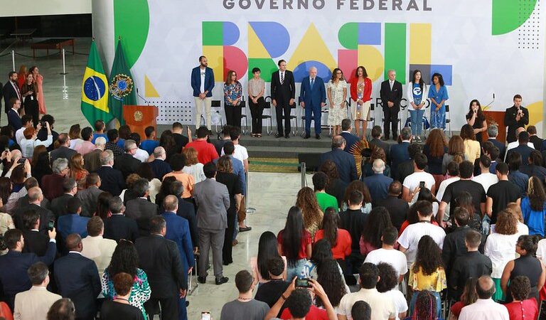 MEC aumenta o número de bolsas em 26% e reajusta valores