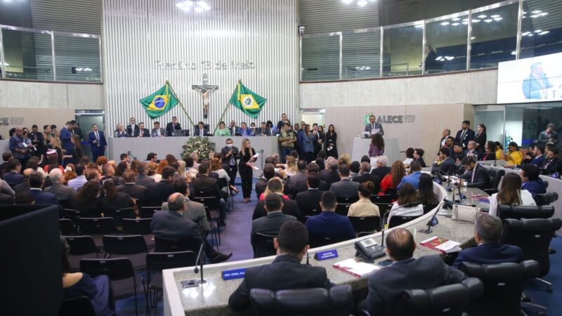 Governo Elmano conta com apoio certo de 26 deputados estaduais e oposição de sete; veja a lista
