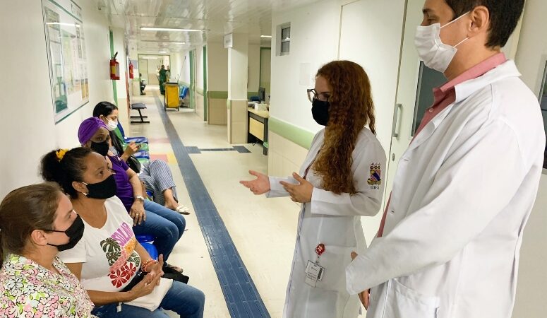 Serviço Social do HGWA promove educação em saúde com pacientes ambulatoriais