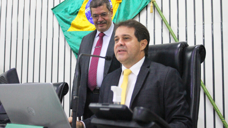 Evandro Leitão informa sobre instalação de comissões e mudanças no Regimento