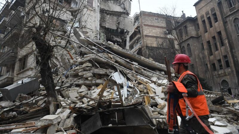 Terremoto de grandes proporções atinge Turquia e Síria, deixando mais de mil mortos; veja imagens