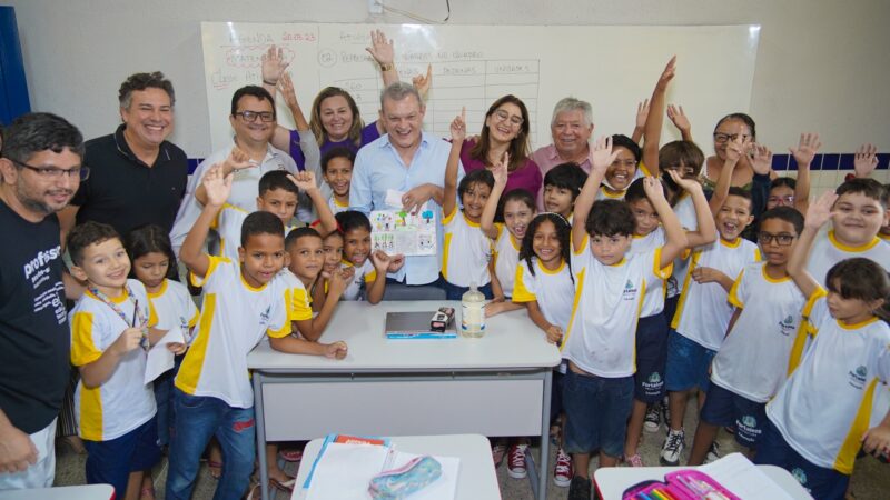 Sarto entrega requalificação de escola municipal no Cristo Redentor