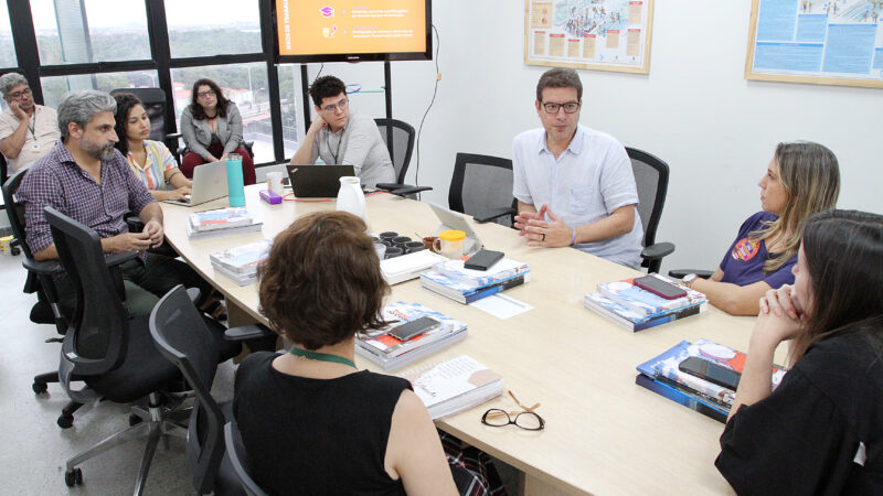 Comitê de prevenção à violência da Alece apresenta ações aos membros da CDHC