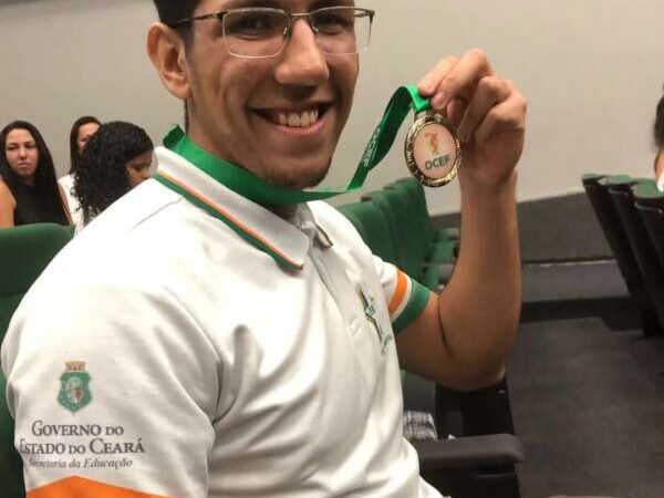 Enem 2022: estudante da rede pública estadual obtém 1º lugar em Direito na UFC