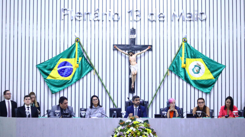 Direitos das pessoas com doenças raras são defendidos em solenidade na Alece