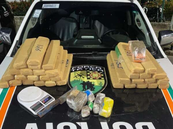 36,5 kg de maconha são apreendidos pela PMCE em Fortaleza