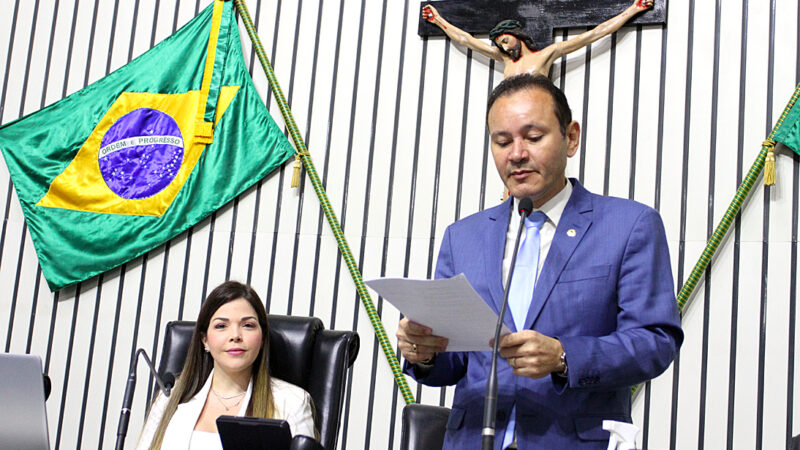 Doze projetos de parlamentares tramitam nesta terça-feira na Alece