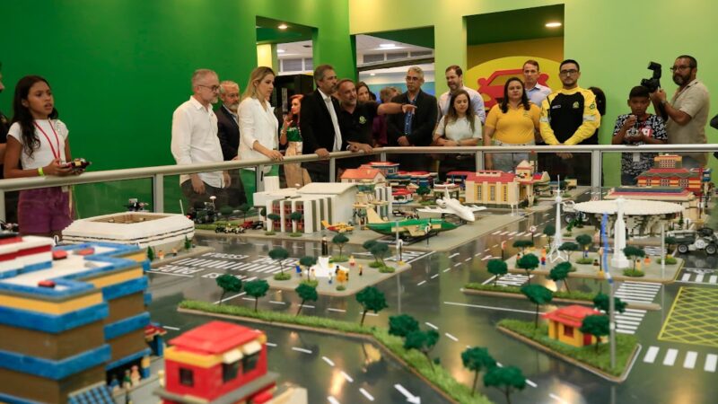 Com visita do governador Elmano de Freitas, Cidade Mais Infância reabre para público externo