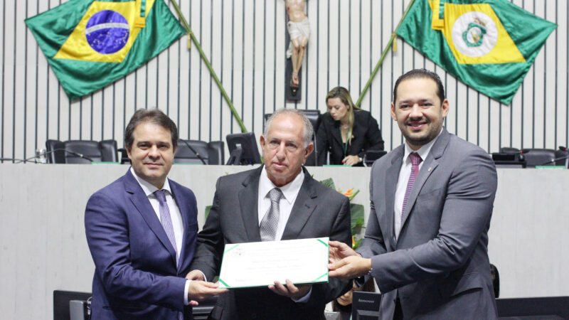 Paulo Barros Nagem Assad recebe Título de Cidadão Cearense na Assembleia Legislativa