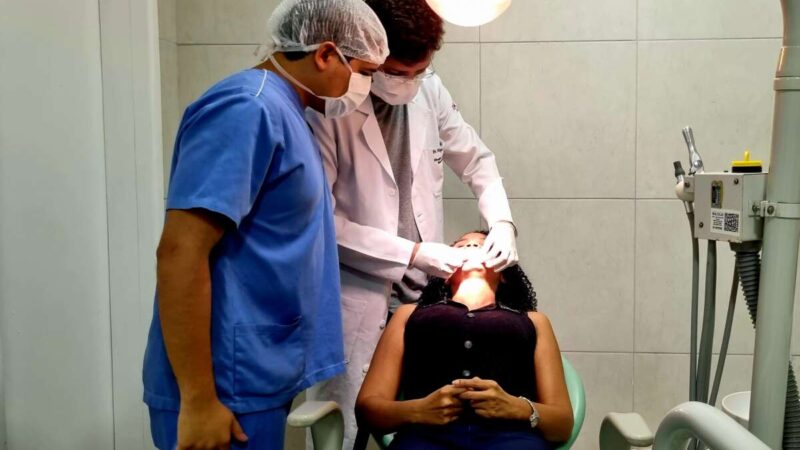 Dores de cabeça podem estar associadas a problemas nos dentes, aponta especialista do HMJMA