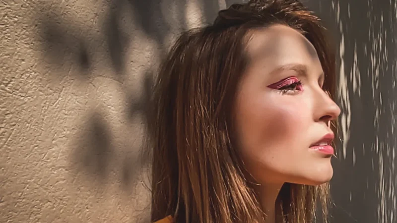 Caso Larissa Manoela: entenda o que diz a lei sobre trabalho infantil no caso de artistas mirins