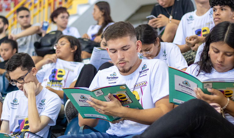 Prefeitura de Fortaleza abre inscrições para o simulado do Academia Enem 2023