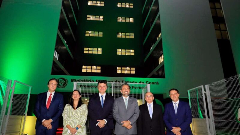 “É uma noite histórica para o povo cearense”, diz Elmano de Freitas em inauguração de novo prédio do MPCE