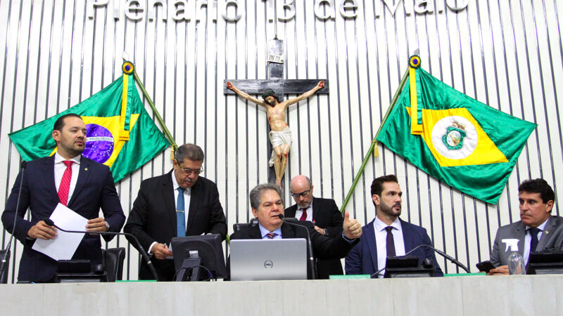 Alece aprova abertura de crédito para a Secretaria de Proteção Animal e outros 18 projetos
