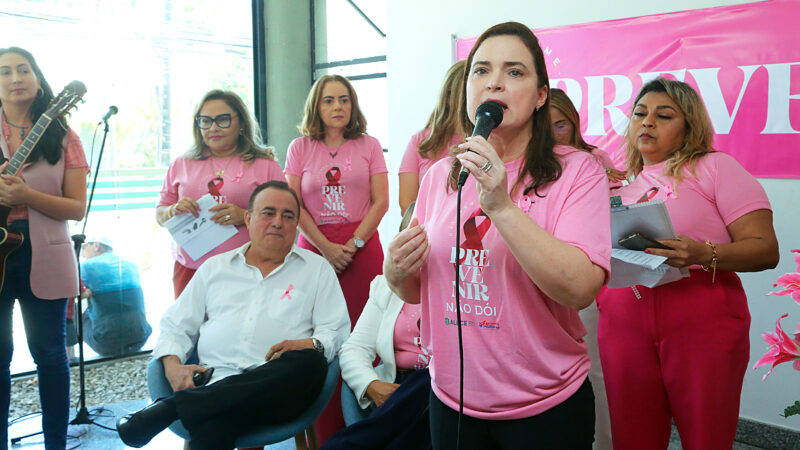 Campanha Outubro Rosa na Alece alerta sobre importância da prevenção do câncer
