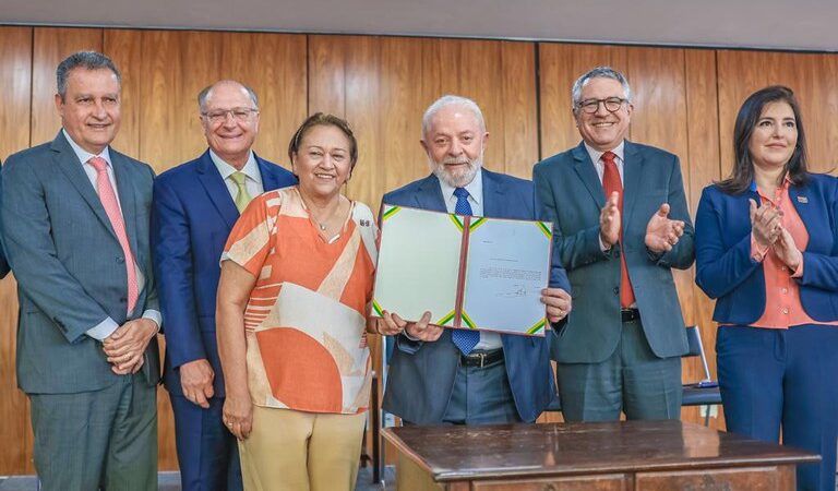 Presidente Lula instala Conselho da Federação com União, estados e municípios