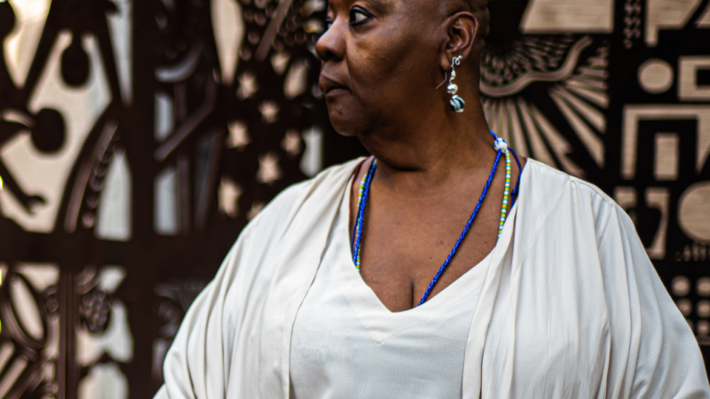 Virgínia Rodrigues faz show “Poesia e Nobreza” no Cineteatro São Luiz, homenageando Paulinho da Viola e Tiganá Santana