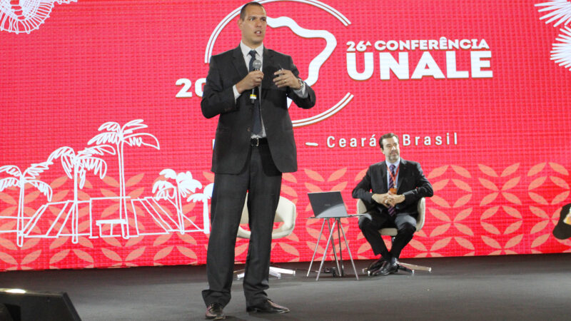 Mesa-redonda debate prerrogativas legislativas em Conferência da Unale