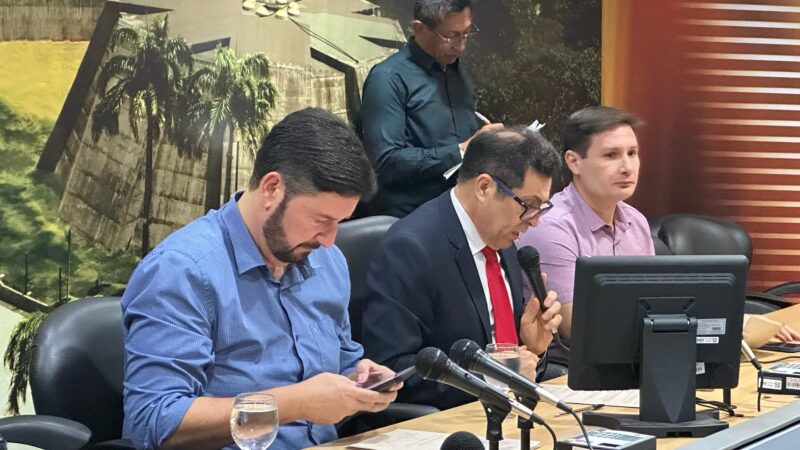 Comissão de Constituição e Justiça aprova dois projetos do Executivo e três de deputados