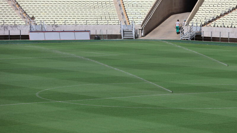 Com agenda de cuidados, gramado da Arena Castelão recebe o primeiro jogo da temporada