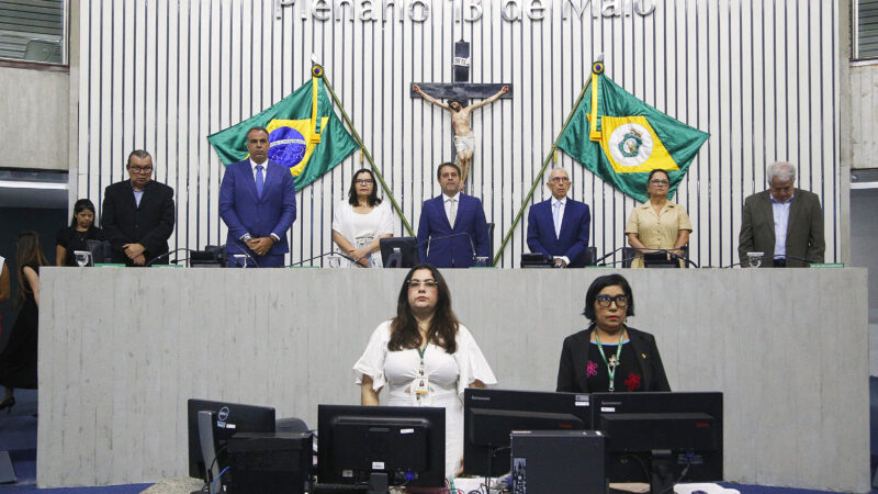 Servidores de carreira da Seplag são homenageados em solenidade na Alece