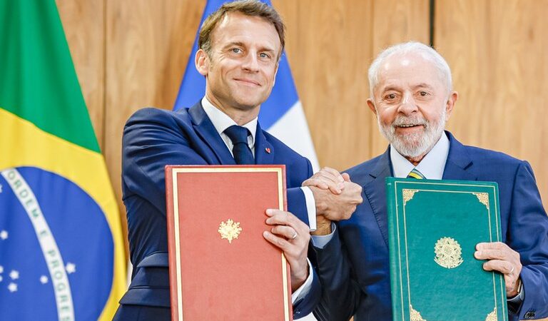 Brasil e França assinam 21 acordos em visita do presidente Emmanuel Macron