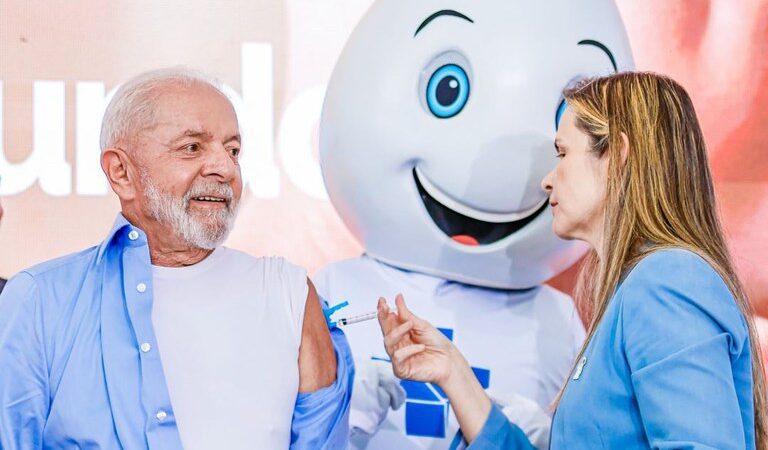 “Vacinas evitam doenças que podem matar”, diz Lula
