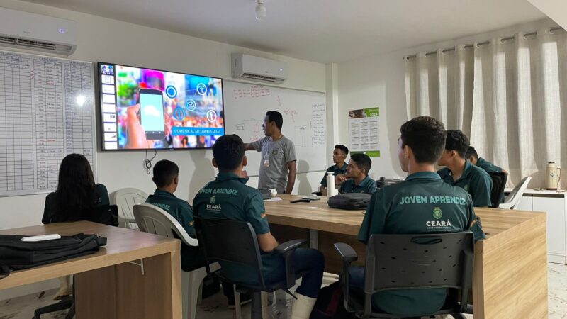 Jovens da zona rural de Camocim participam de capacitação profissional para o primeiro emprego
