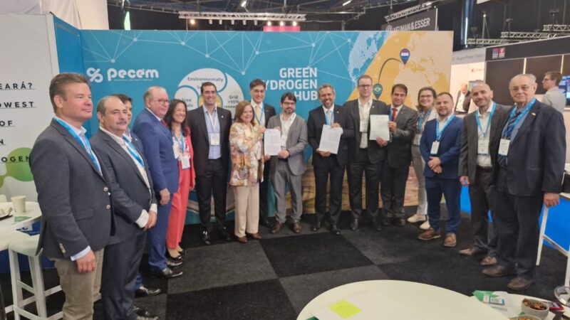 Em Roterdã, governador do Ceará assina memorando com Eletrobras para produção de hidrogênio verde no Complexo do Pecém