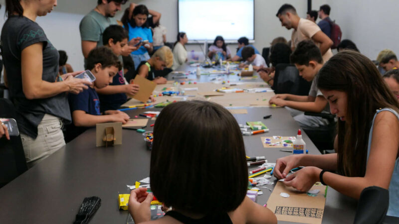 Oficina de pintura e animação digital com VJ Suave encerra a programação do Férias no MIS