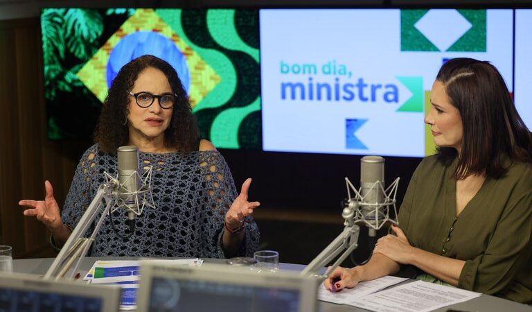 Governo vai usar IA para oferecer vagas de emprego a quem precisa, diz Luciana Santos