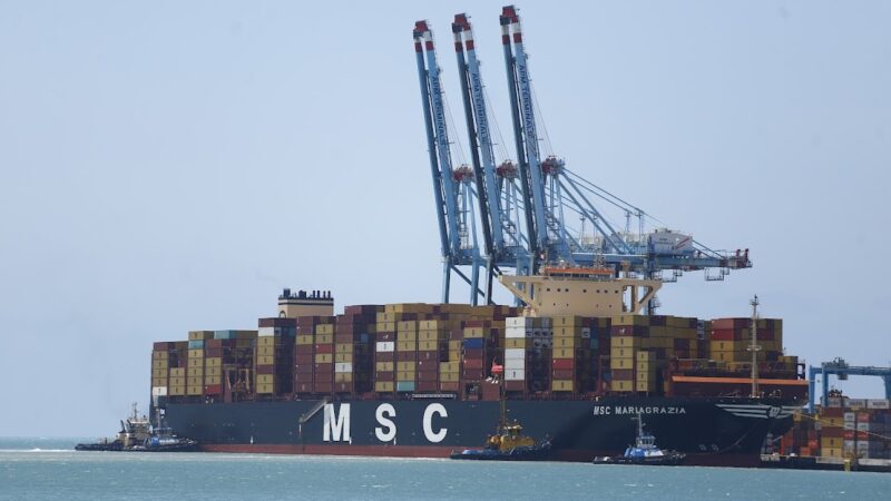 Porto do Pecém bate recorde de movimentação em um único navio