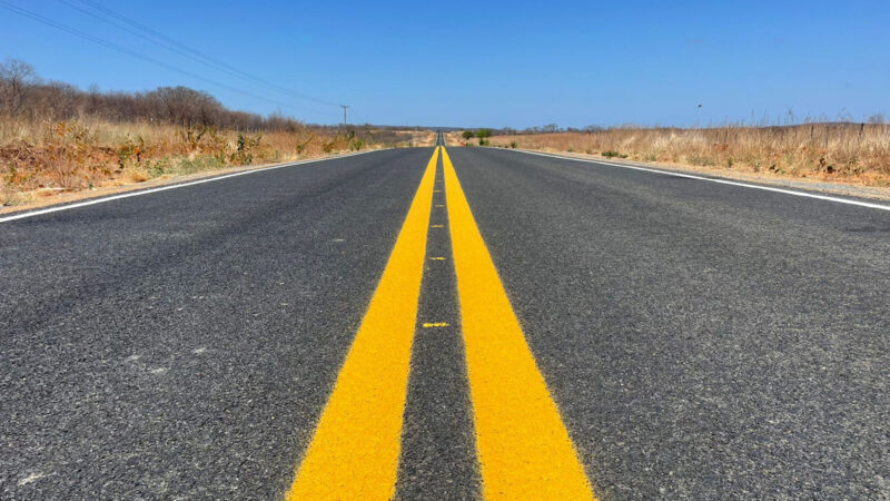 Obra de pavimentação da CE-279 em Parambu está 95% pronta