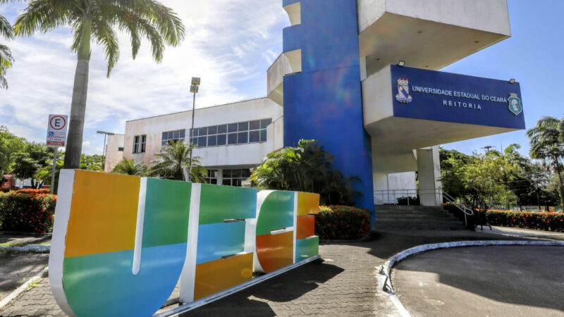 Uece promove a 1ª fase do Vestibular 2025.1 neste domingo (17)