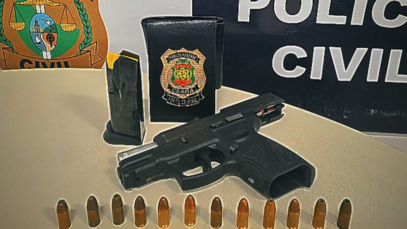 Polícia Civil captura CAC com pistola e falso distintivo oficial no Mondubim